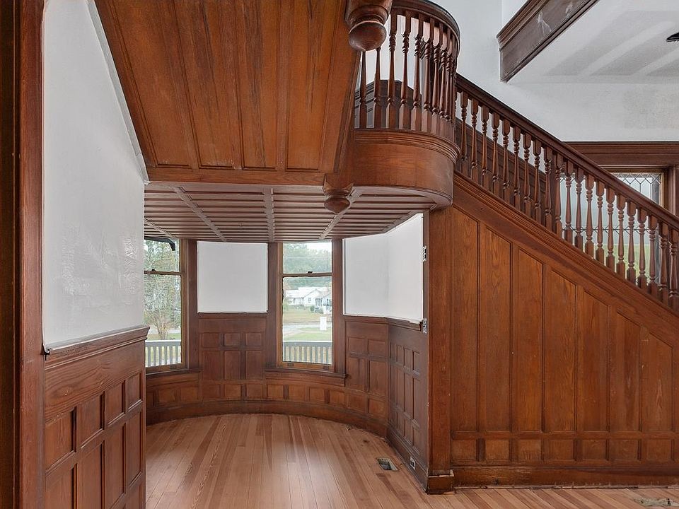 7th image of this home