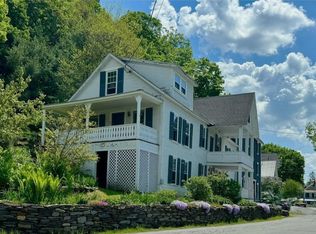 24 High St, Woodstock, VT 05091