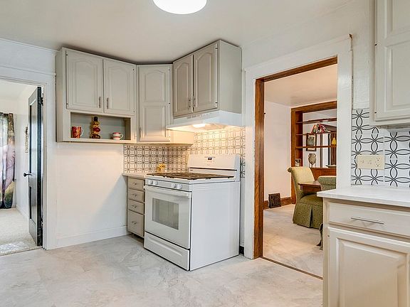 5th image of 2213 Auburn St