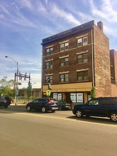 1st image of 393 Main St APT 3