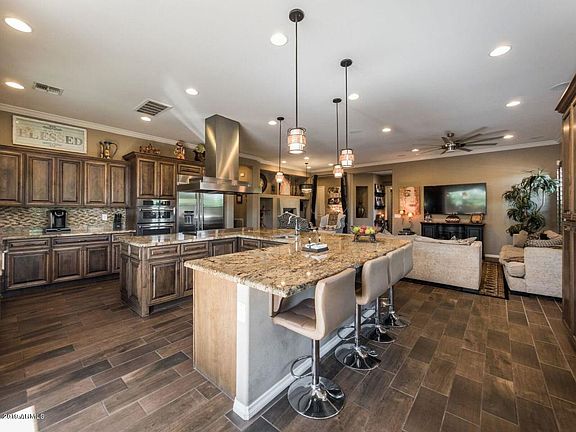 3rd image of 673 E Harmony Way
