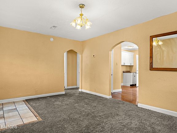5th image of 1717 Beaumont Ave