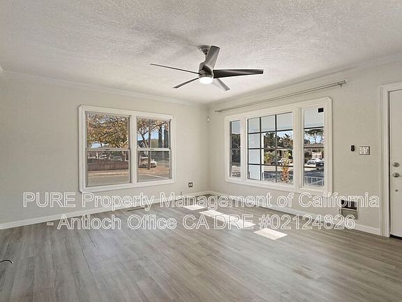 5th image of 300 W 9th St