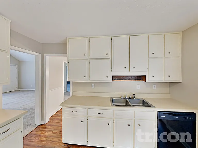 4930 Heritage Valley Dr — Photo 6