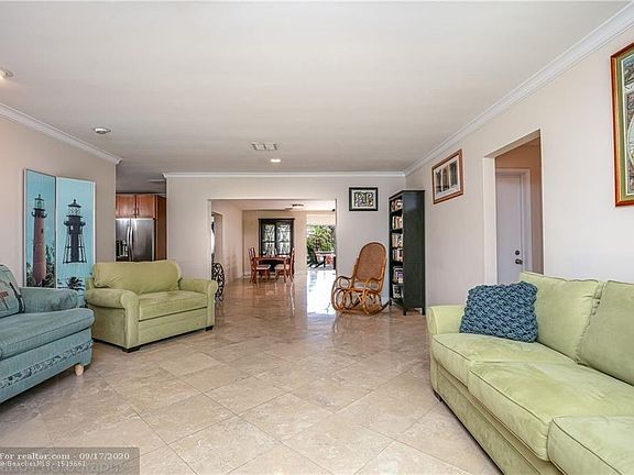 5th image of 2531 SE 14th St