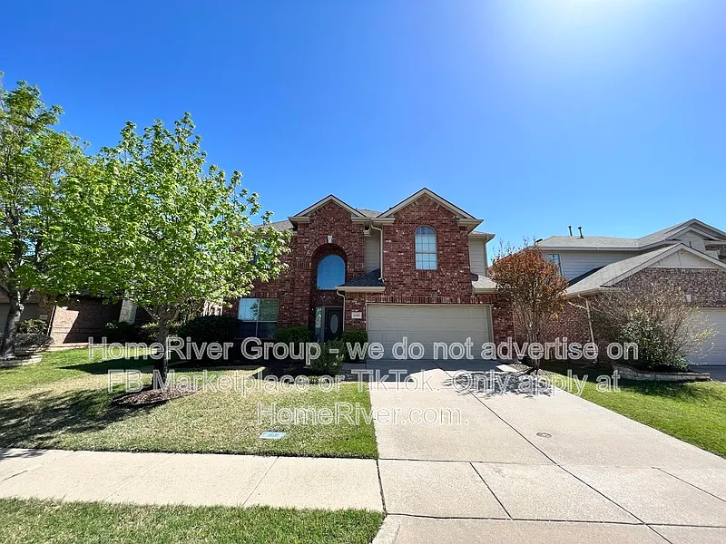 5 bed, 3.0 bath, 2737 sqft, $2,750 — Photo 2