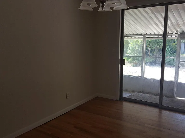 1828 Cypress St — Photo 12
