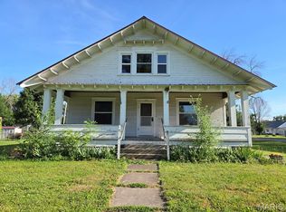 300 E Quincy St, Lewistown, MO 63452
