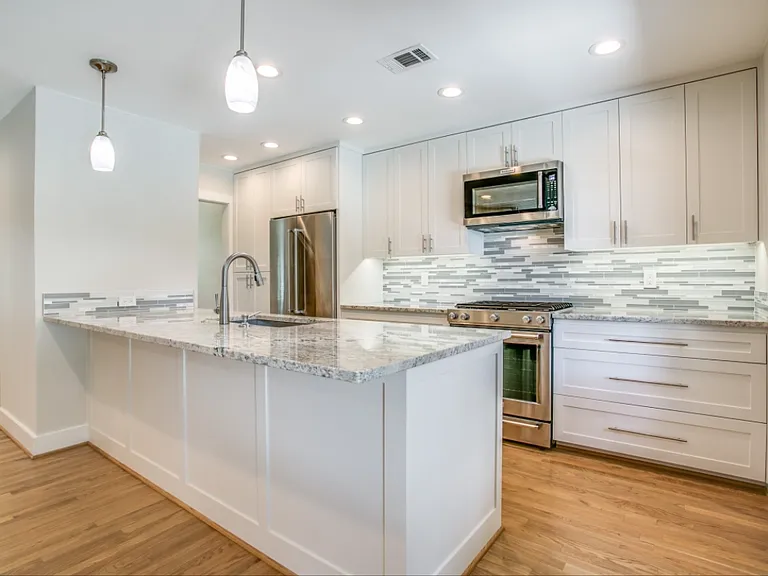 9721 Twin Creek Dr — Photo 9