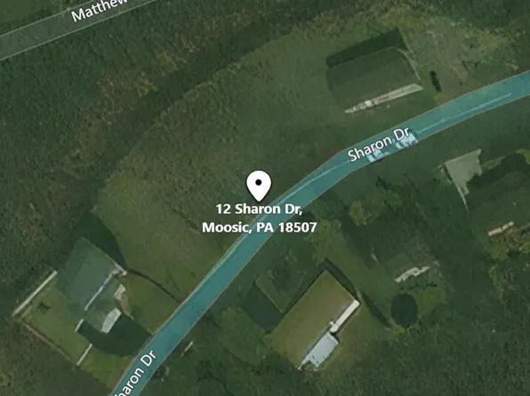 12 Sharon Dr, Moosic, PA 18507
