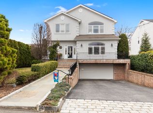 78 Lyons Rd, Scarsdale, NY 10583