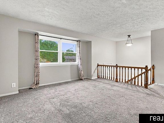 5th image of 5806 S 113th St