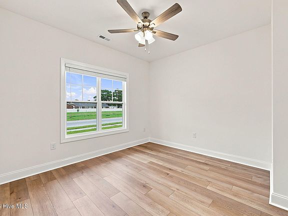 5th image of 4032 Regina Lane