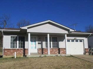 507 W Walnut St, Pacific, MO 63069