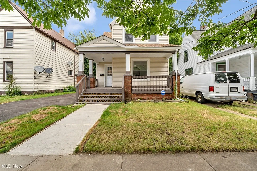 3147 W 84th St photo 1