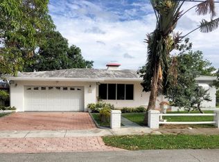 110 NE 2nd Ter, Hallandale, FL 33009