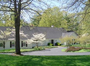 279 Potters Ln, Granville, OH