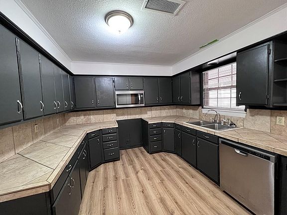 4th image of 1209 Burchill Dr