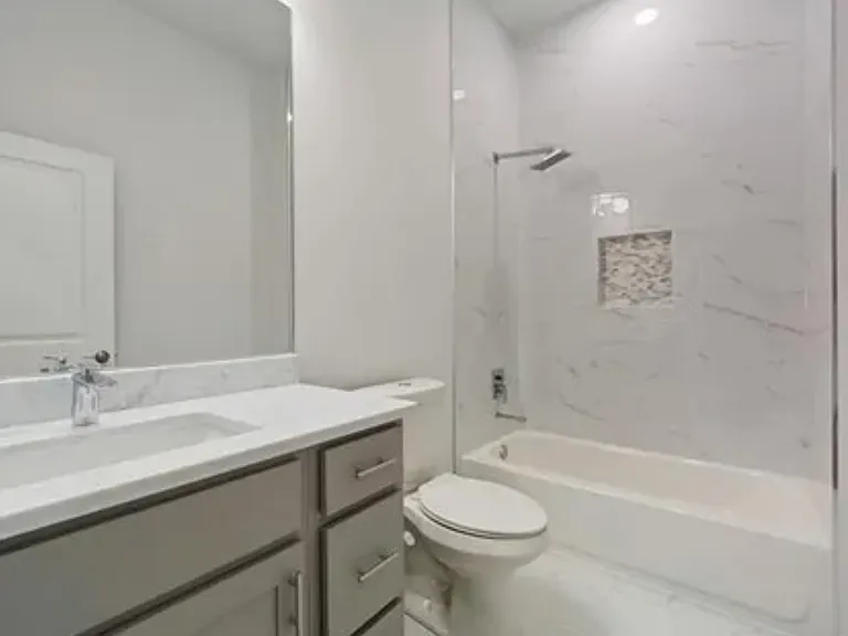 4633 Virginia Ave #101 — Photo 12