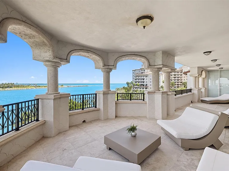 7141 Fisher Island Dr #7141 — Photo 40