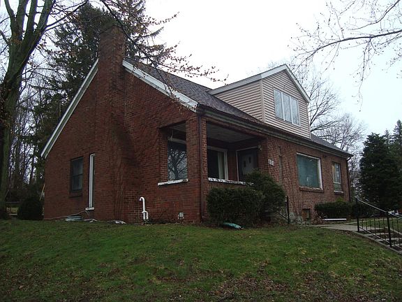 2nd image of 7008 N Cottage Grove Ave