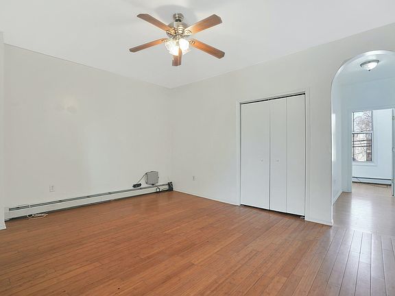 3rd image of 216 Pine St Floor 3