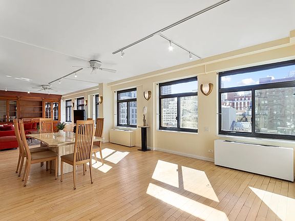 2nd image of 124 E 79th St #Pha