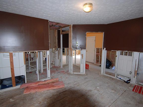 3rd image of 3774 Kenesaw Dr