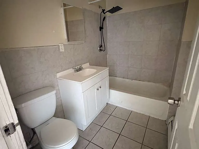 59 Derby Ave #2R — Photo 9