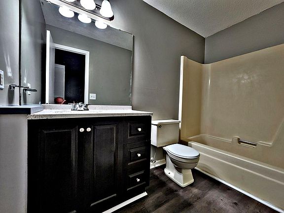 5th image of 4419 Bonnell Dr NW APT 8