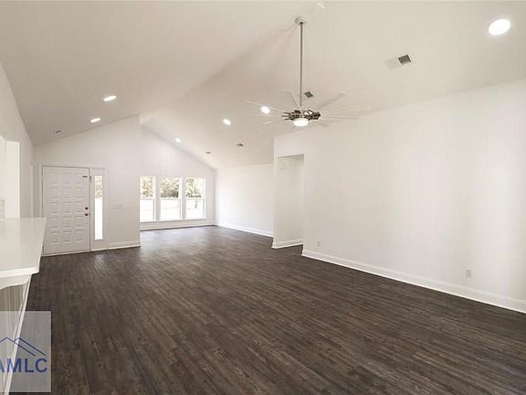 5th image of 210 Sugar Maple St