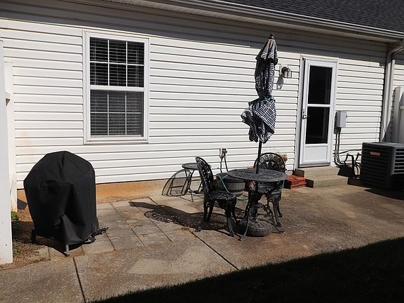 2nd image of 4847 Chelanie Cir