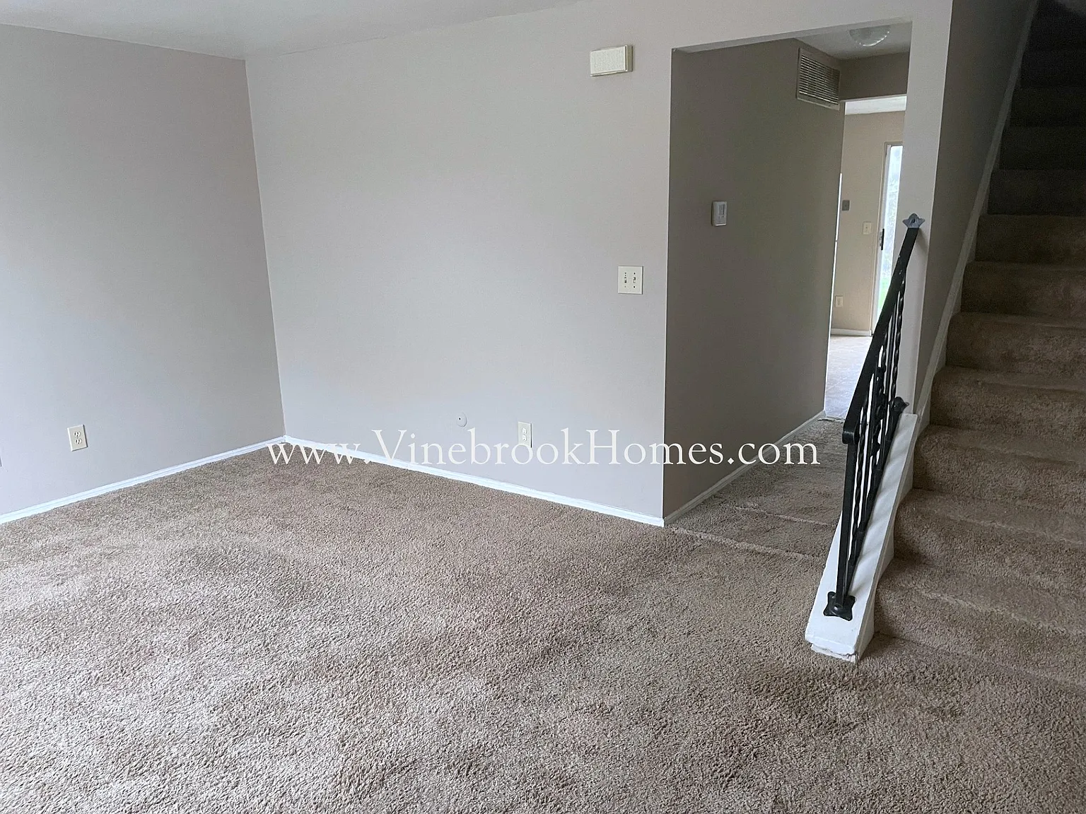 8259 Mount Carmel — Photo 2