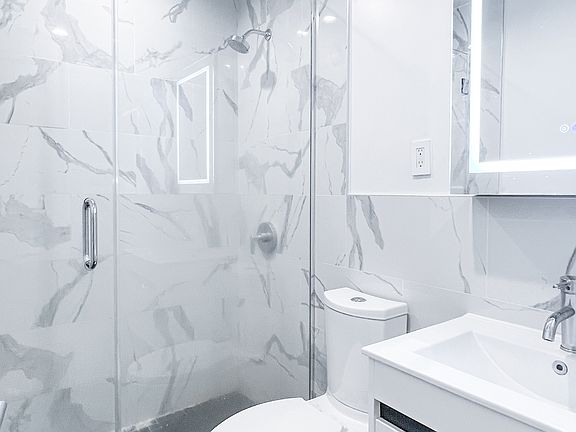 5th image of 417 E 9th St APT 7
