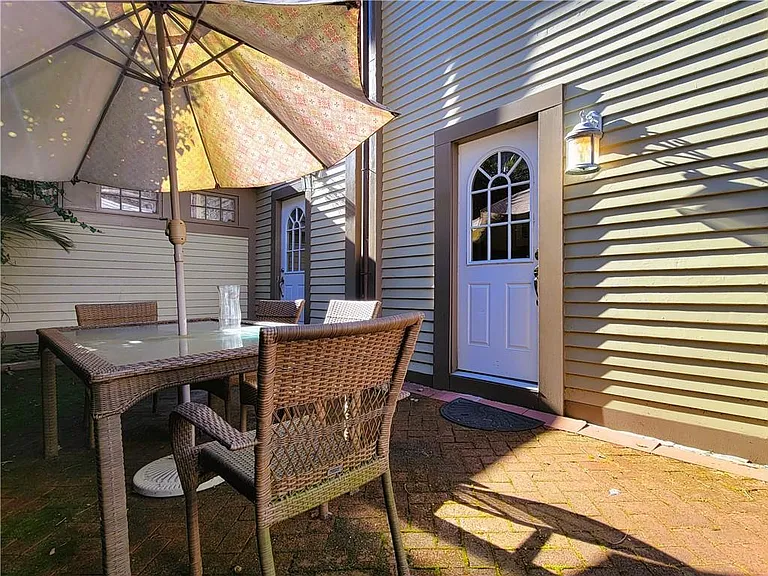 92 Pelham St #1 — Photo 31