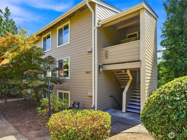 19857 25th Avenue NE #201, Shoreline, WA 98155