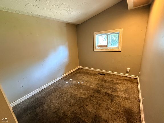 4th image of 1323 Union St