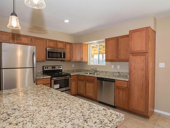 5th image of 3813 W Gardenia Ave