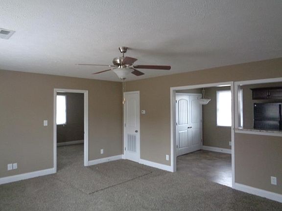 3rd image of 810 Bradley St