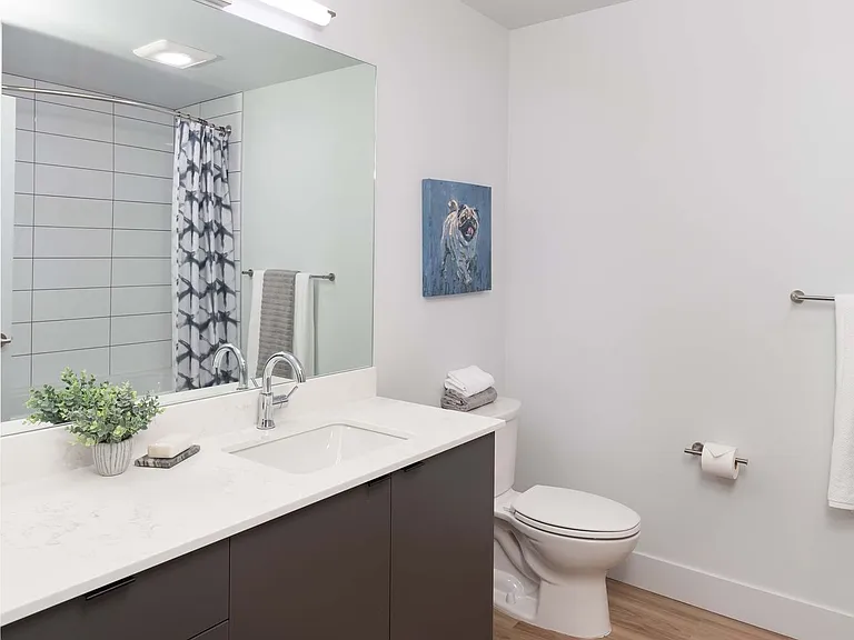 Adell Apartments — Photo 7