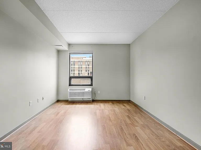 111 N 9th St #518 — Photo 5