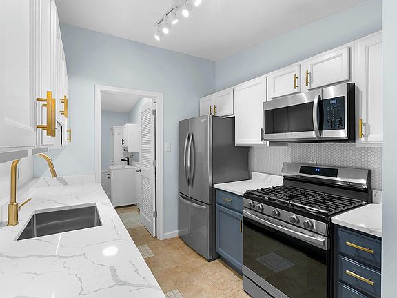 4th image of 2817 Cumberland Dr