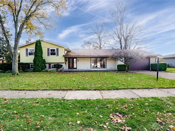 325 Beechgrove Dr, Englewood, OH 45322