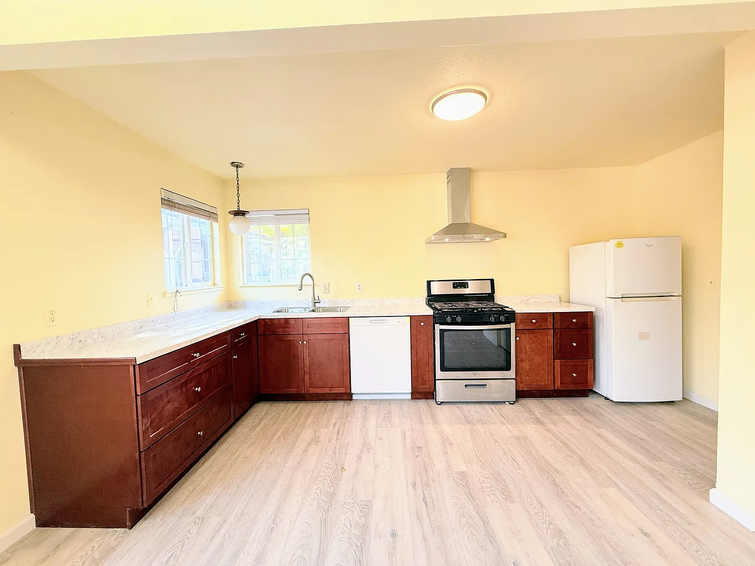 282 West Saint Charles Street - 1 — Photo 2