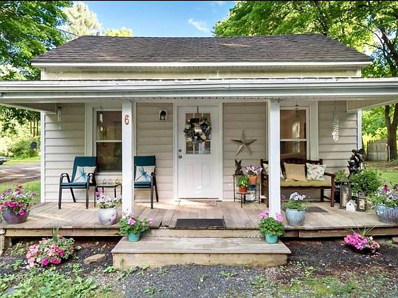 2nd image of 413 Mountain Ave #6