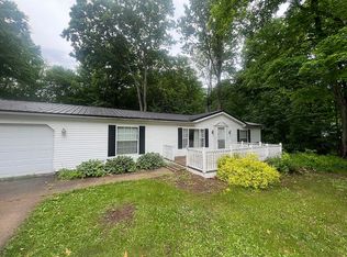 E9238 Shannon Dr, Munising, MI 49862