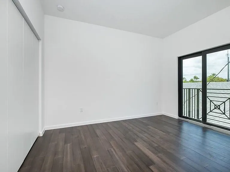 1036 NE 33rd St #1036 — Photo 9