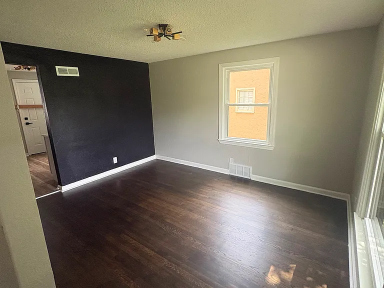 3300 E Meyer Blvd — Photo 7