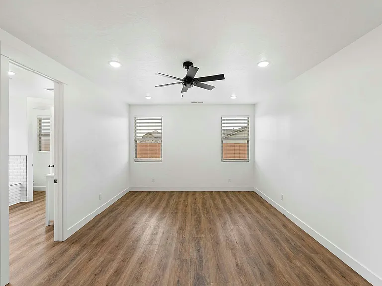 2628 S 3210 E — Photo 14