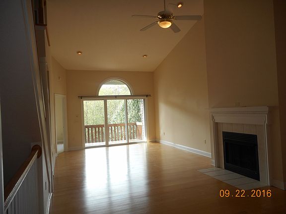 3rd image of 1035 Red Leaf Ct NW